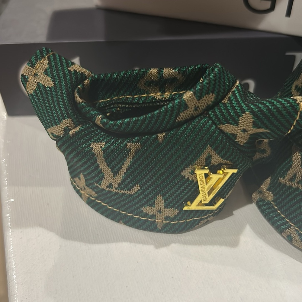 Fashion Jewelry Green and Black Hosiery Accessories - Picture 3 of 4